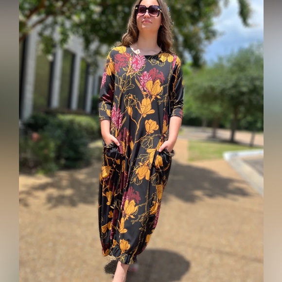 Zadie Bs Dresses & Skirts - Pending 💛💜Bus Lined Bubble dress💜💛